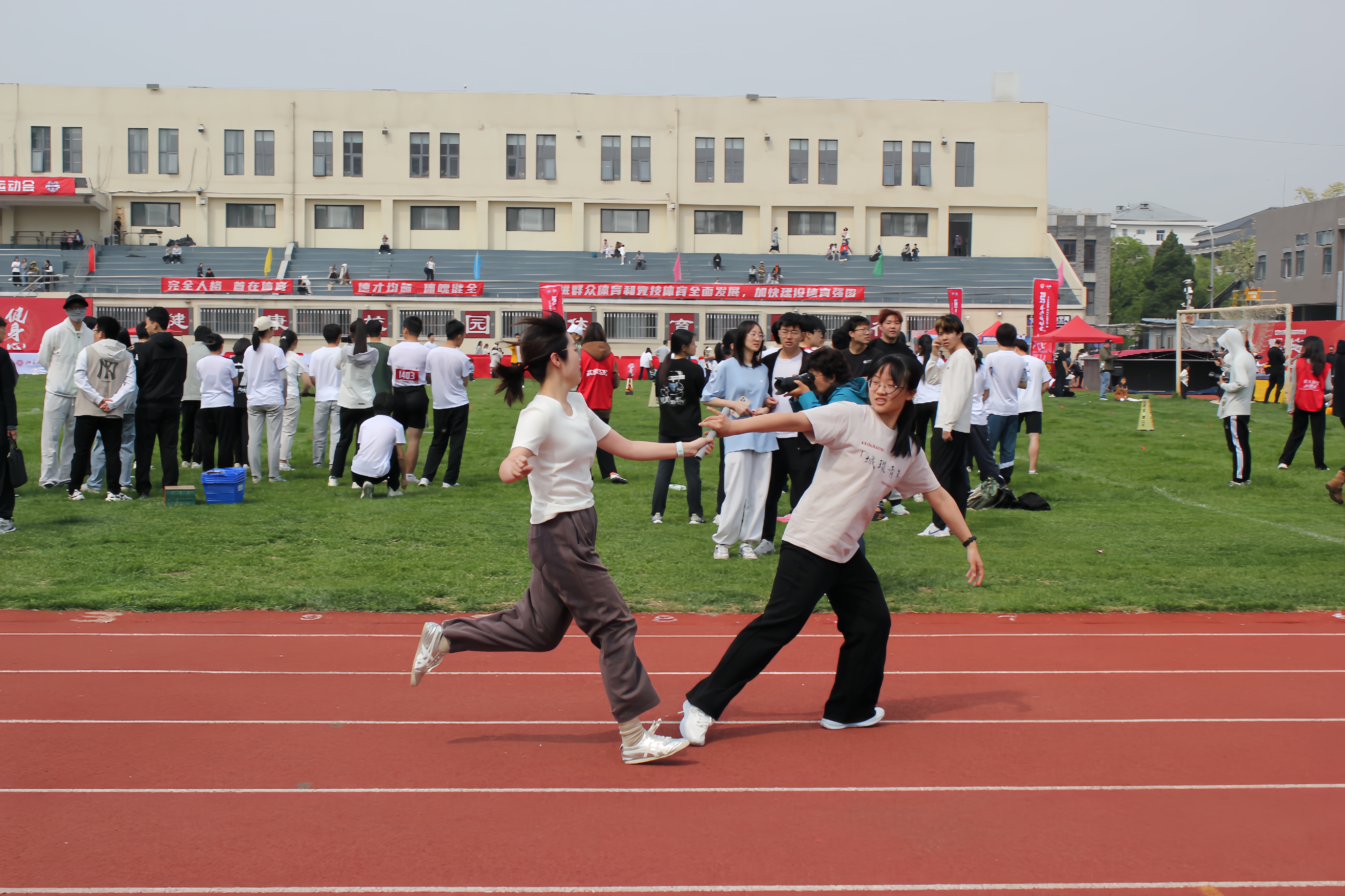 ͼ7 ŮA4x100.jpg